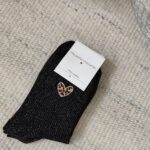 Chaussettes noires coeur léopard