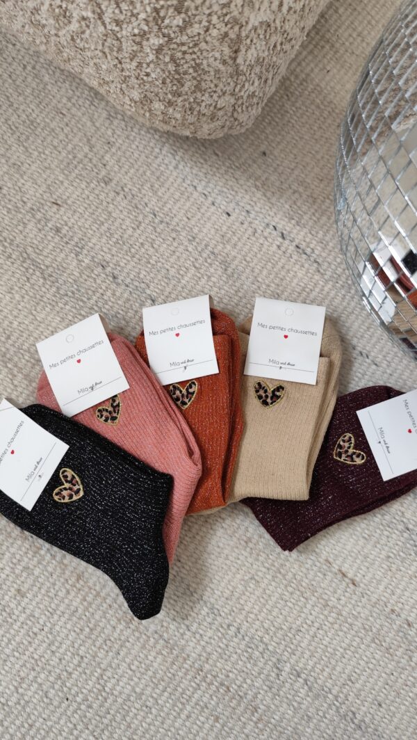 Chaussettes noires coeur léopard