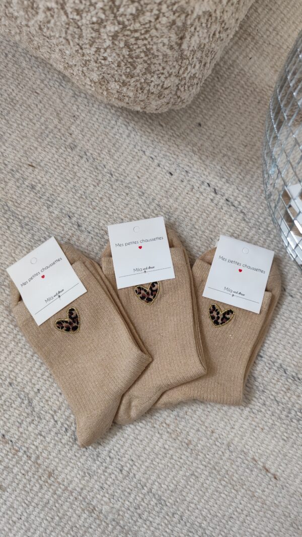 Chaussettes beiges coeur léopard